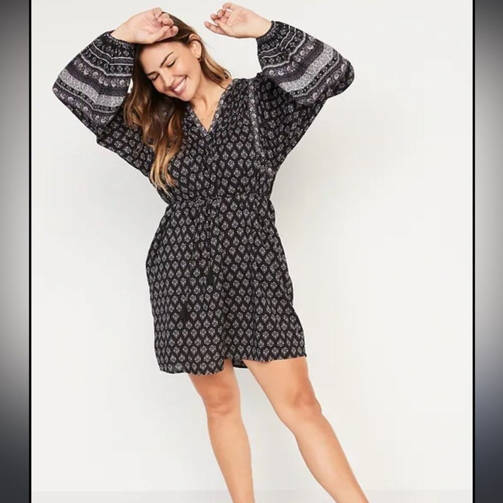 Old Navy Long-Sleeve Printed Mini Belted Swing Dress Black M